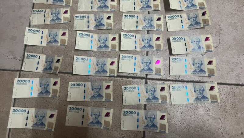 La Policía detuvo a una pareja con 31 billetes apócrifos de $20.000
