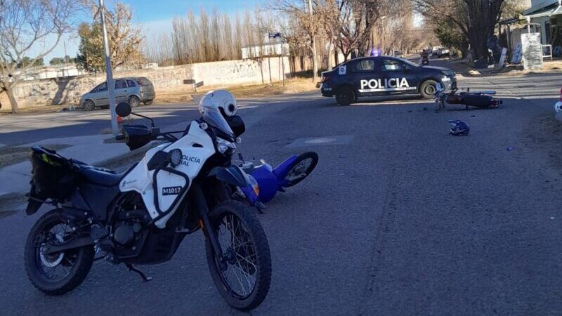 Dos motociclistas resultaron lesionados tras una colisión