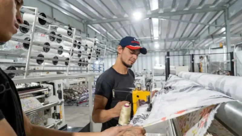 La industria textil no encuentra piso: la actividad cayó 22,2% en abril y las fábricas trabajan al 42% de su capacidad