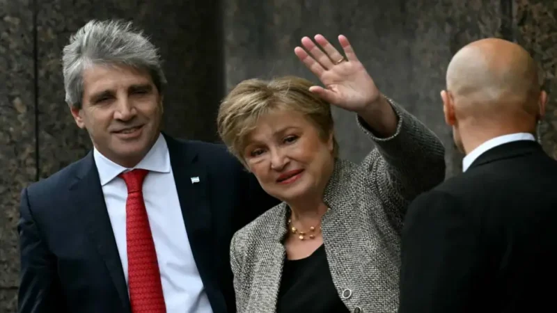 Kristalina Georgieva visita un pozo clave de Vaca Muerta y la recibe Horacio Marín, presidente de YPF