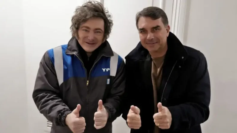 Javier Milei viajará a Brasil para respaldar a Flávio Bolsonaro y visitar a Jair Bolsonaro
