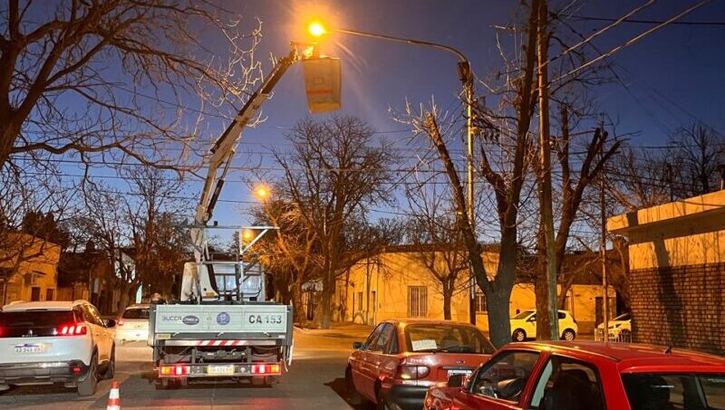 El municipio sigue sumando luminarias Led en calles sanrafaelinas