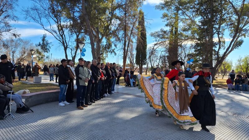 La comunidad de Las Paredes celebró el 205 aniversario de su distrito