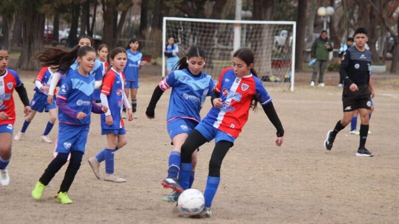 Finde deportivo: tejo, recreación, fútbol, vóley, hockey, esgrima, básquet y maratón Ciudad de San Rafael