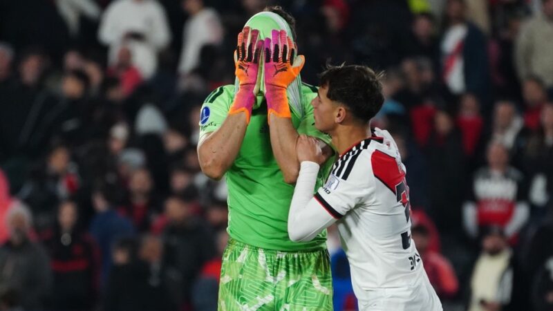 Otro papelón de River: afuera de la Sudamericana