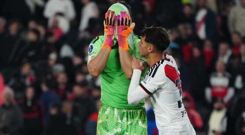 Otro papelón de River: afuera de la Sudamericana