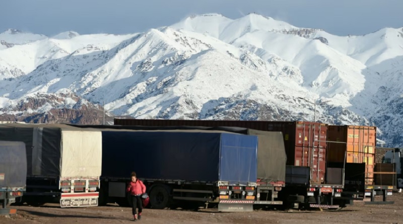 Tras más de un mes cerrado, reabrió el Paso Cristo Redentor en Mendoza: miles de camiones esperan para cruzar la frontera