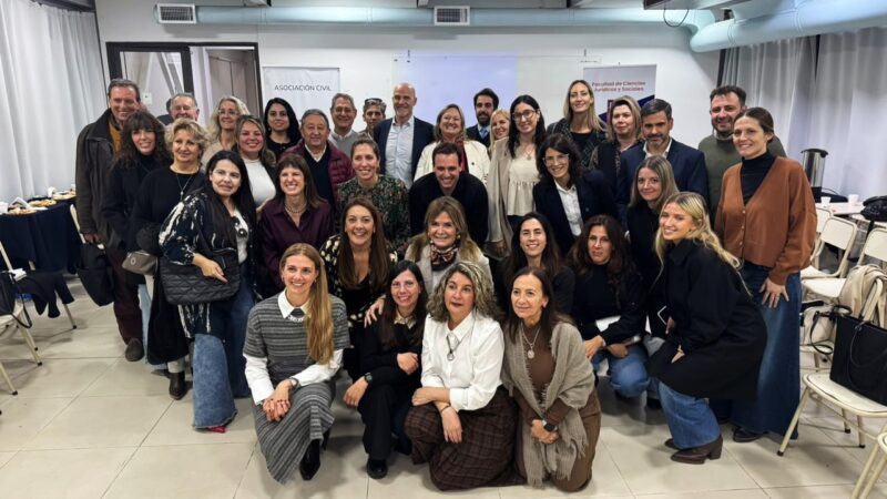 Omar Félix participó de un encuentro sobre autonomía municipal en la sede local de la UM