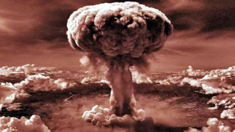 El cielo de Hiroshima a las 8:15: la crónica del bombardeo atómico que inauguró la era del terror global