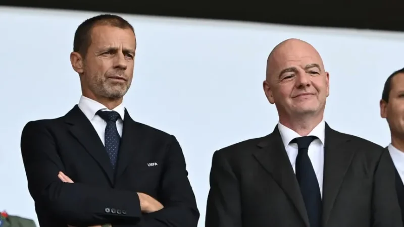 El presidente de la UEFA pidió la renuncia de Infantino y se bajó como posible sucesor