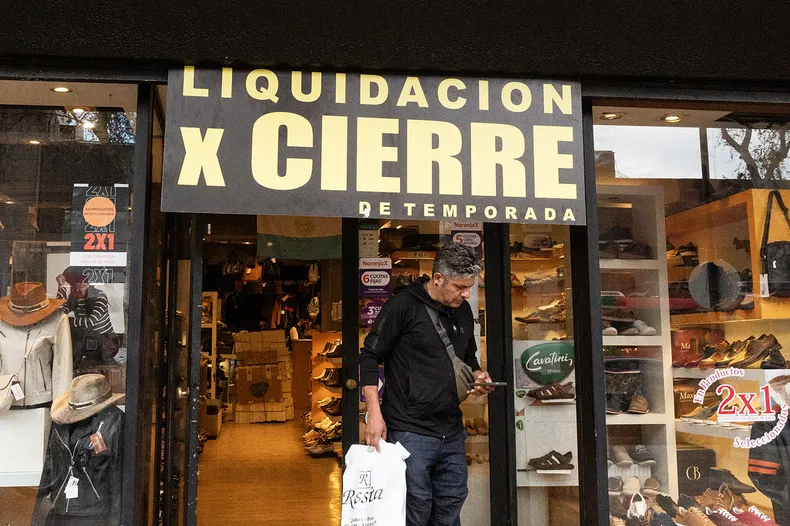 Cierre de locales en Mendoza: tres comercios históricos bajan sus persianas en calle San Martín
