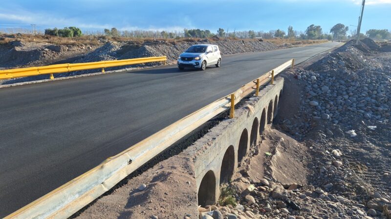 Paso Pobre Diablo: el municipio completó la obra con la colocación del asfalto
