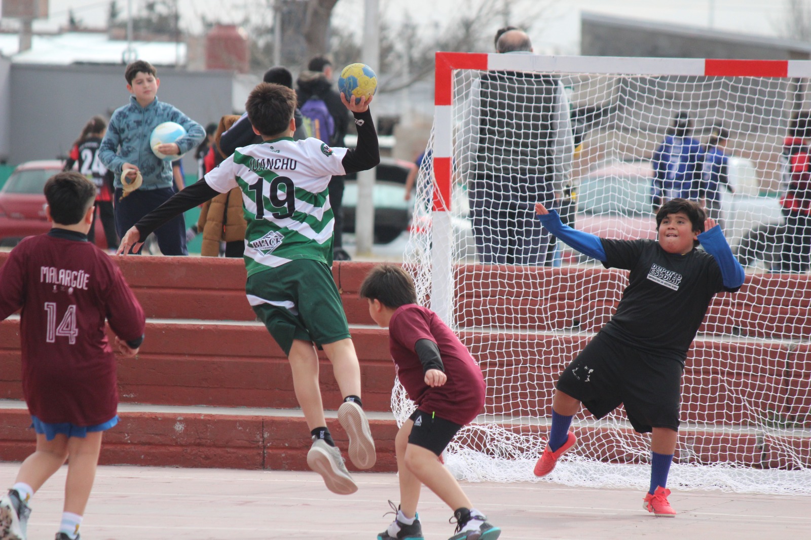 Decenas de chicos coparon el Poli 2 para el encuentro de Mini Handball