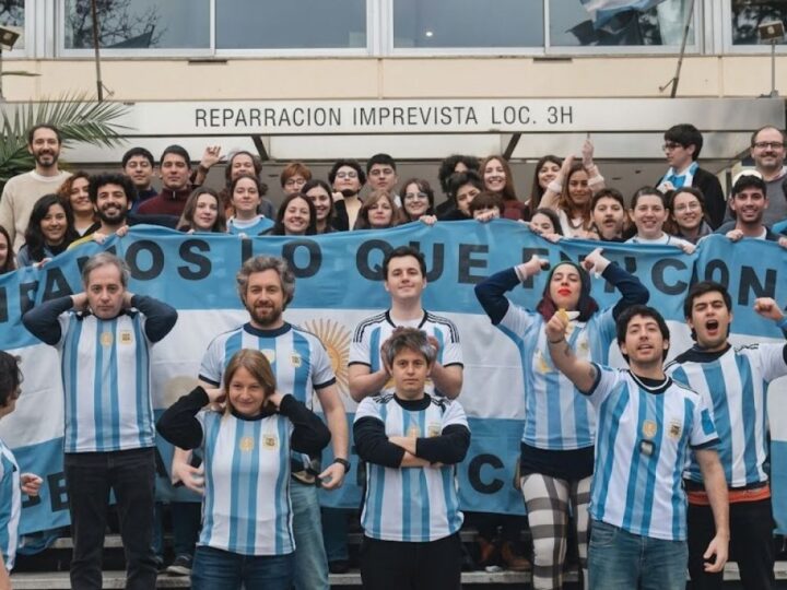 Ponerse la camiseta por la ciencia argentina: por día se pierden 7 científicos en el país