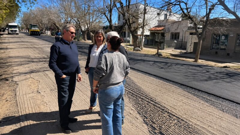 El intendente Omar Félix supervisó el avance del plan de asfalto en Salto de las Rosas