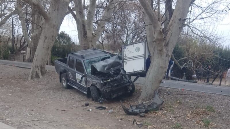 Lesionado luego de un violento choque y vuelco