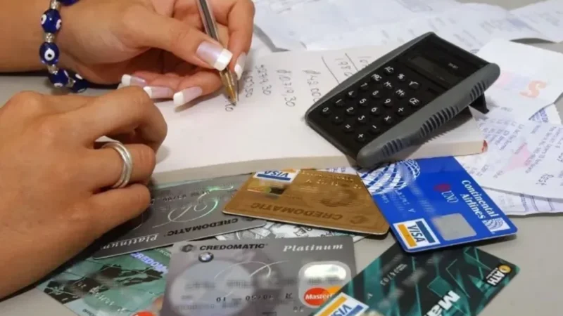 La mora en los créditos a las familias alcanzó el 18% en julio y suma 21 meses de suba continua