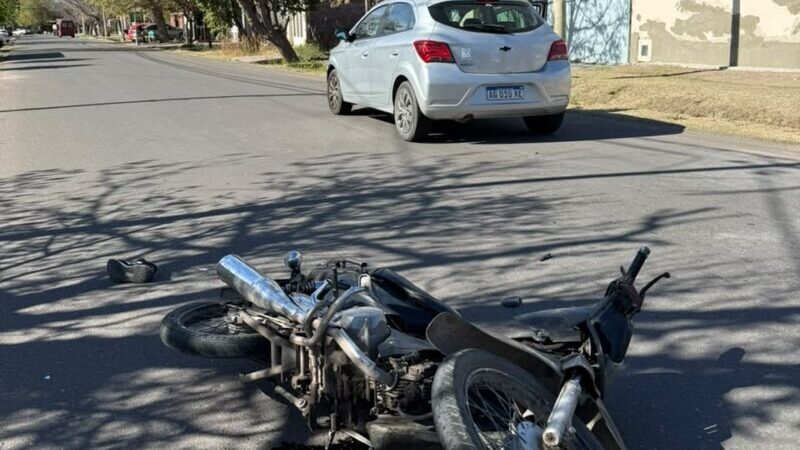 Motociclista lesionada en un choque