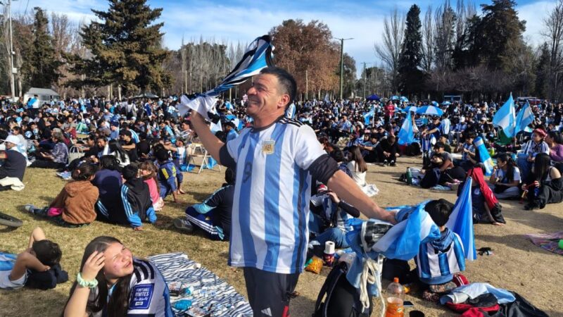 El último partido de Messi con la selección lo vivimos con la pantalla gigante en el Parque