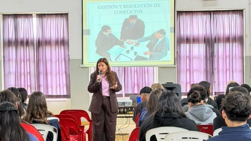 El municipio lleva a las escuelas herramientas para resolver conflictos y fortalecer la cultura del diálogo