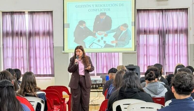 El municipio lleva a las escuelas herramientas para resolver conflictos y fortalecer la cultura del diálogo
