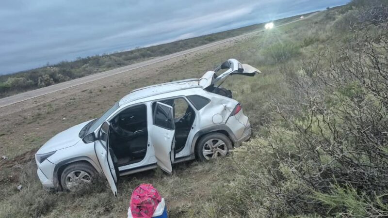 Vuelco sin lesionados en ruta 143