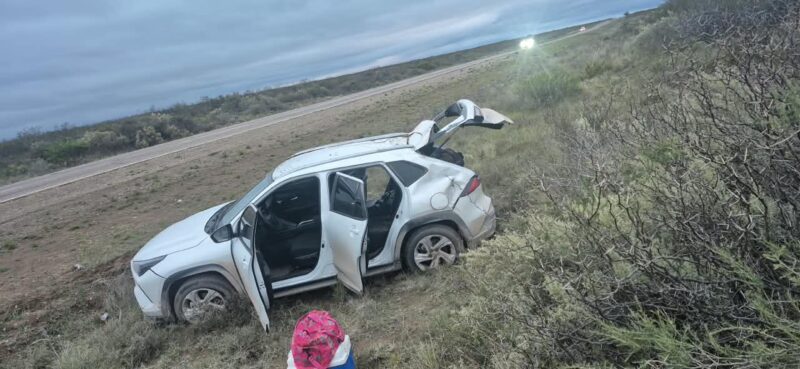 Vuelco sin lesionados en ruta 143