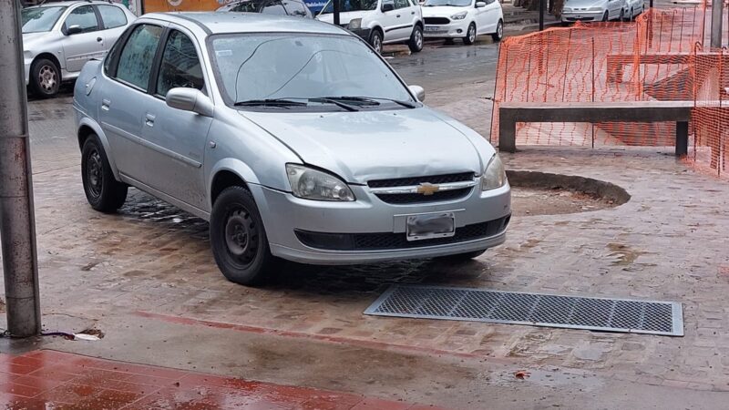 Está prohibido estacionar en el «Triángulo» de Godoy Cruz y Almafuerte