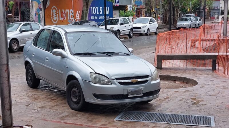 Está prohibido estacionar en el «Triángulo» de Godoy Cruz y Almafuerte
