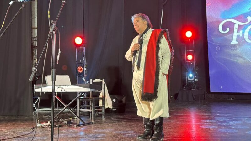 Con un teatro Roma colmado, San Rafael rinde homenaje a Miguel Soria