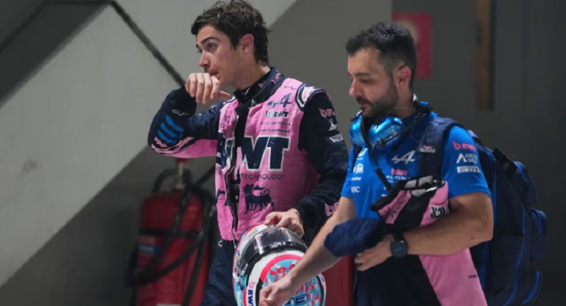 Tras abandonar en la carrera Sprint, Franco Colapinto corre la clasificación del GP de Singapur