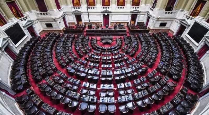 Qué diputados mendocinos no dieron quórum para tratar el DNU 70/2023