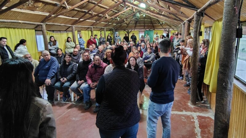 Continúan las reuniones con vecinos de distritos para trabajar juntos en la extensión de redes de gas natural