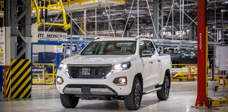 La automotriz dueña de Fiat y Peugeot no descarta cerrar sus fábricas en la Argentina