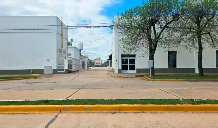 Otra empresa que cierra: Savencia Fromage & Dairy comunicó que su planta de El Trébol, en Santa Fe, dejará de funcionar el 31 de marzo de 2027