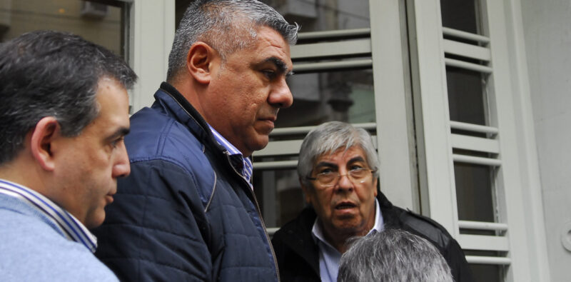 La Justicia detectó giros de dinero de la FIFA y Camioneros al Chiqui Tapia y un depósito de US$620.000 en efectivo